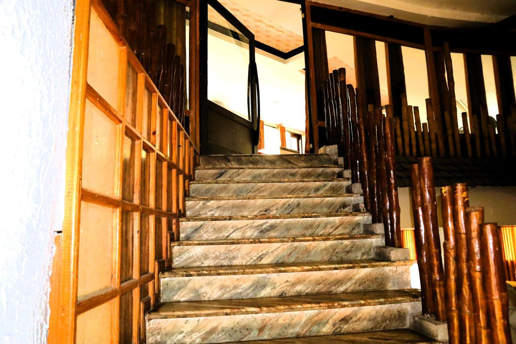 Hotel River Bank マンディ エクステリア 写真